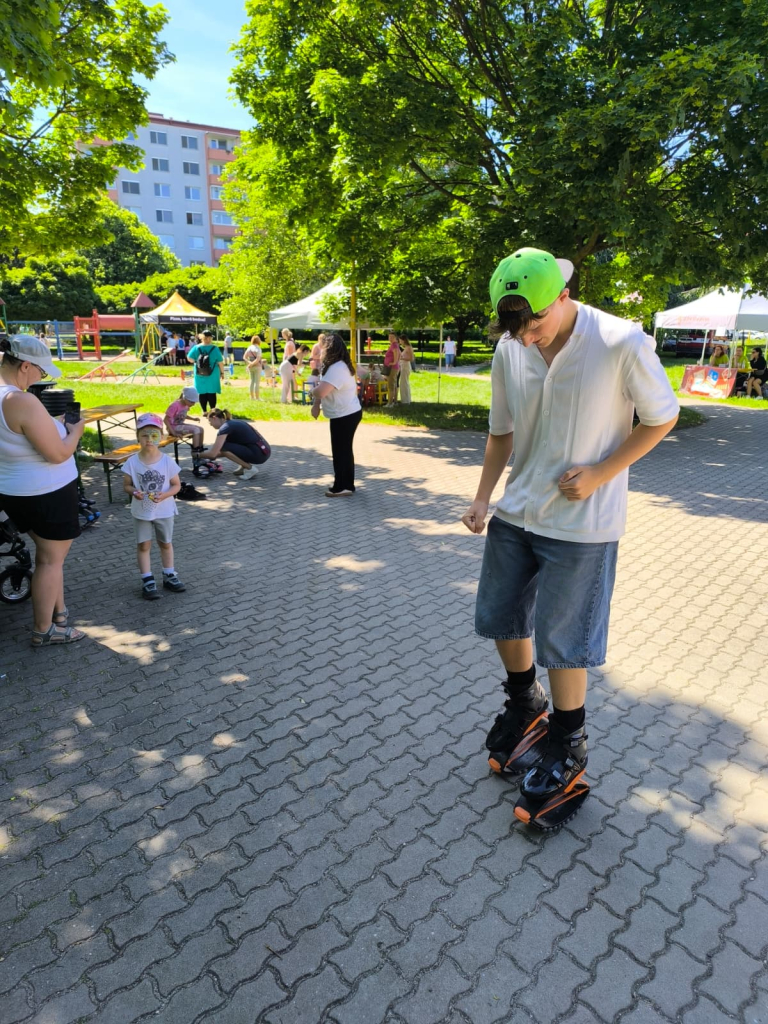 1dc108f8-e453-4264-a9f5-a40935dccda2.jpg